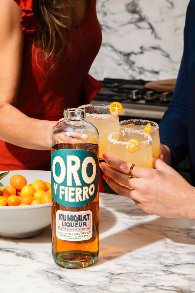 Load image into Gallery viewer, brucato-oro-y-fierro-kumquat-liqueur-700ml-2
